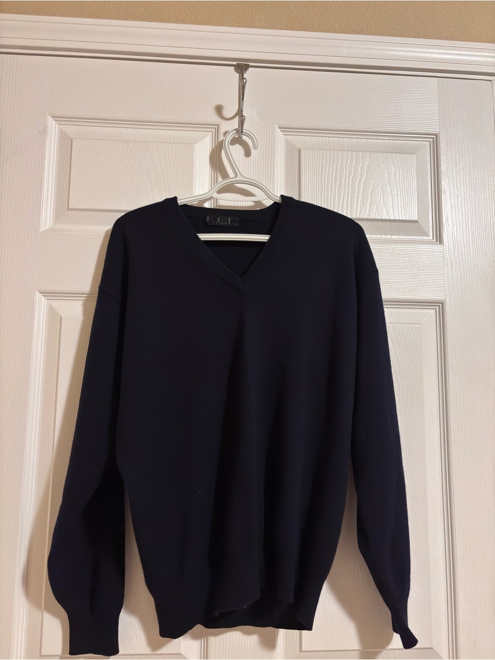 Classic Men's V-Neck Sweater in Navy